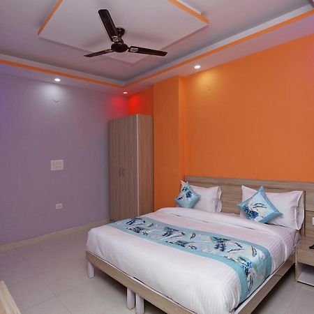 Oyo Rose Residency Near Dwarka Sector 9 Metro Station Hotel New Delhi Luaran gambar
